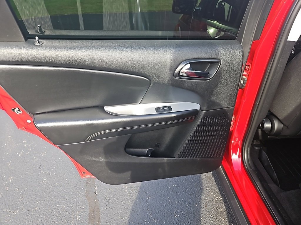 Used 2019 Dodge Journey SE image 20