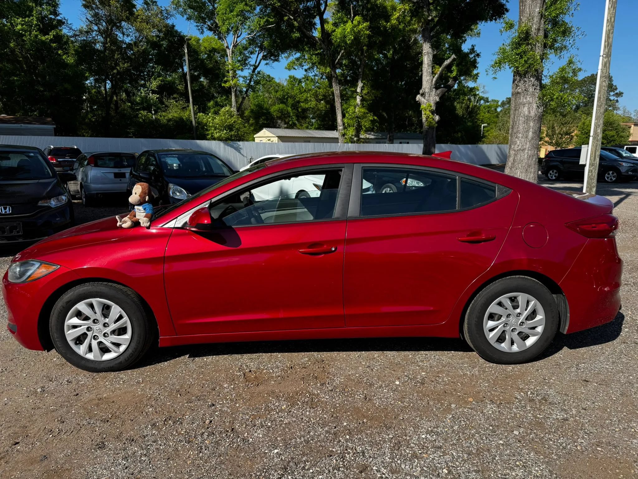 Used 2017 Hyundai Elantra SE FWD image 2