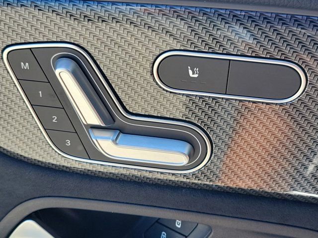 Used 2023 Mercedes-Benz GLB 250 image 22