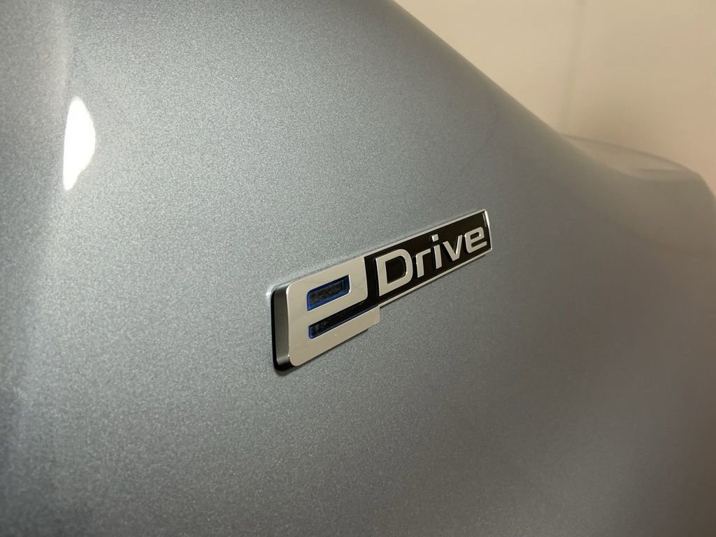 Used 2018 BMW 530e w/ Premium Package 2 image 30