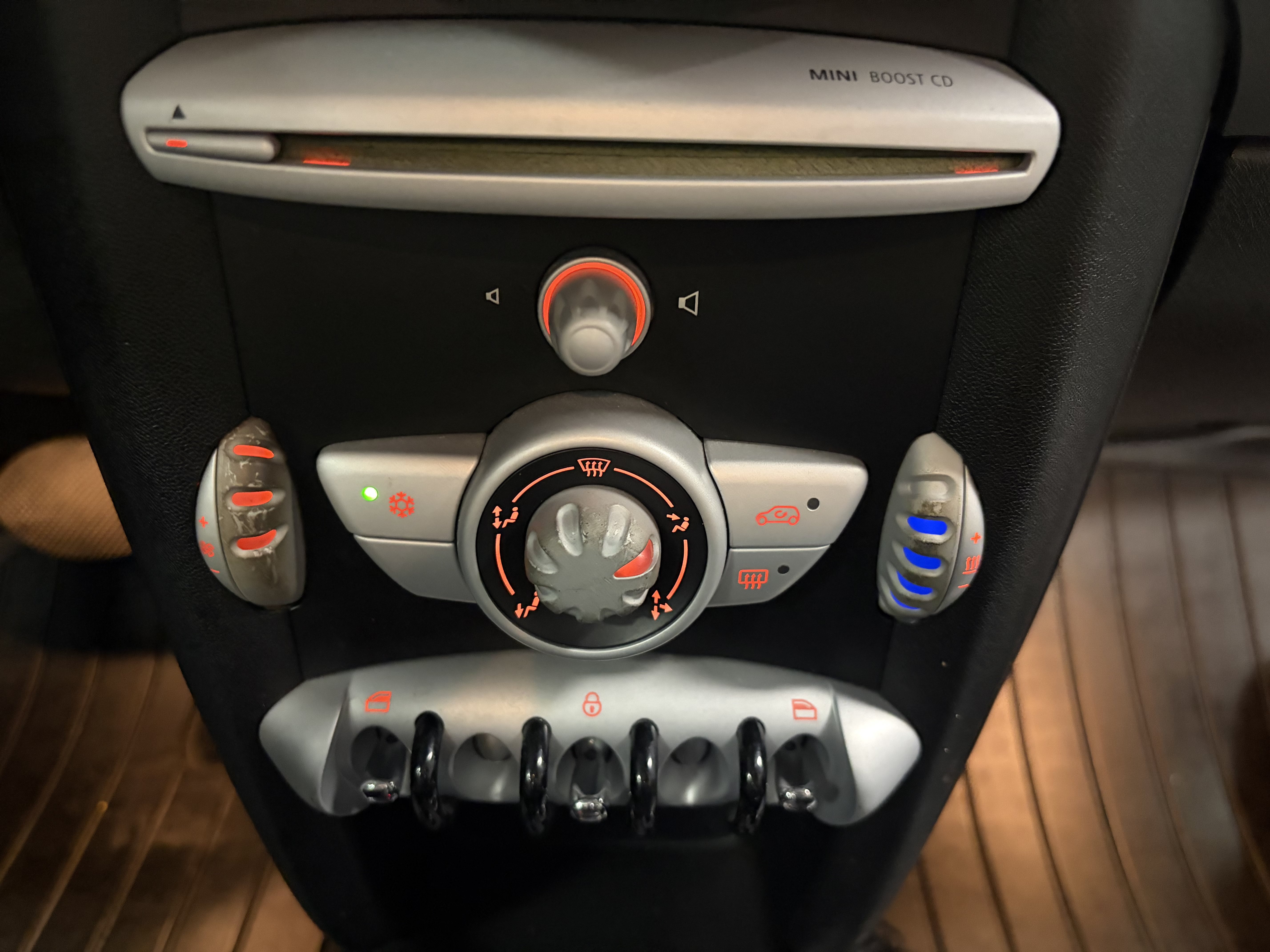 Used 2010 MINI Cooper Hardtop FWD image 10