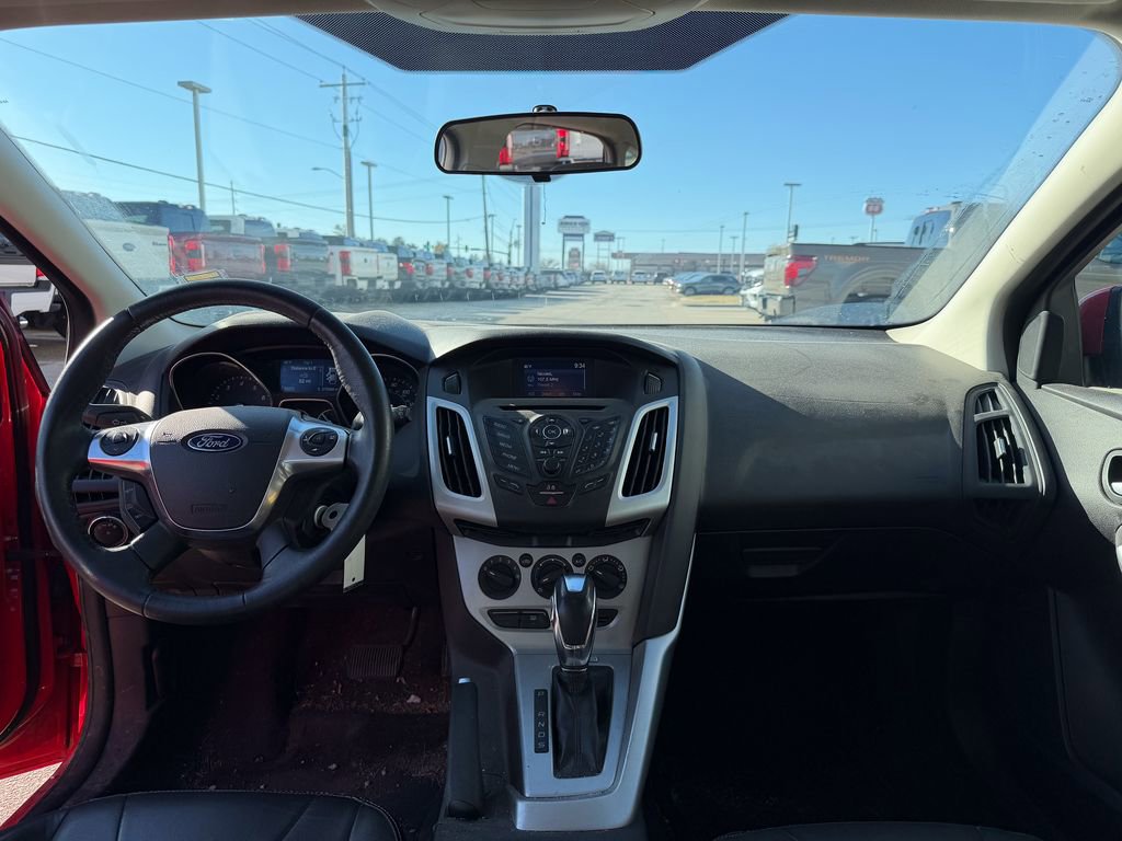 Used 2014 Ford Focus SE w/ Equipment Group 201A image 21