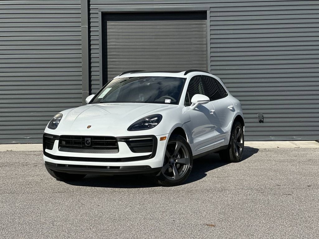 Used 2026 Porsche Macan image 1