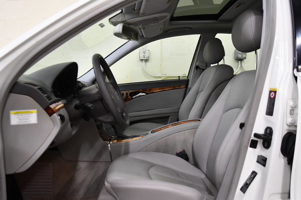 Used 2005 Mercedes-Benz E 320 CDI Sedan image 11