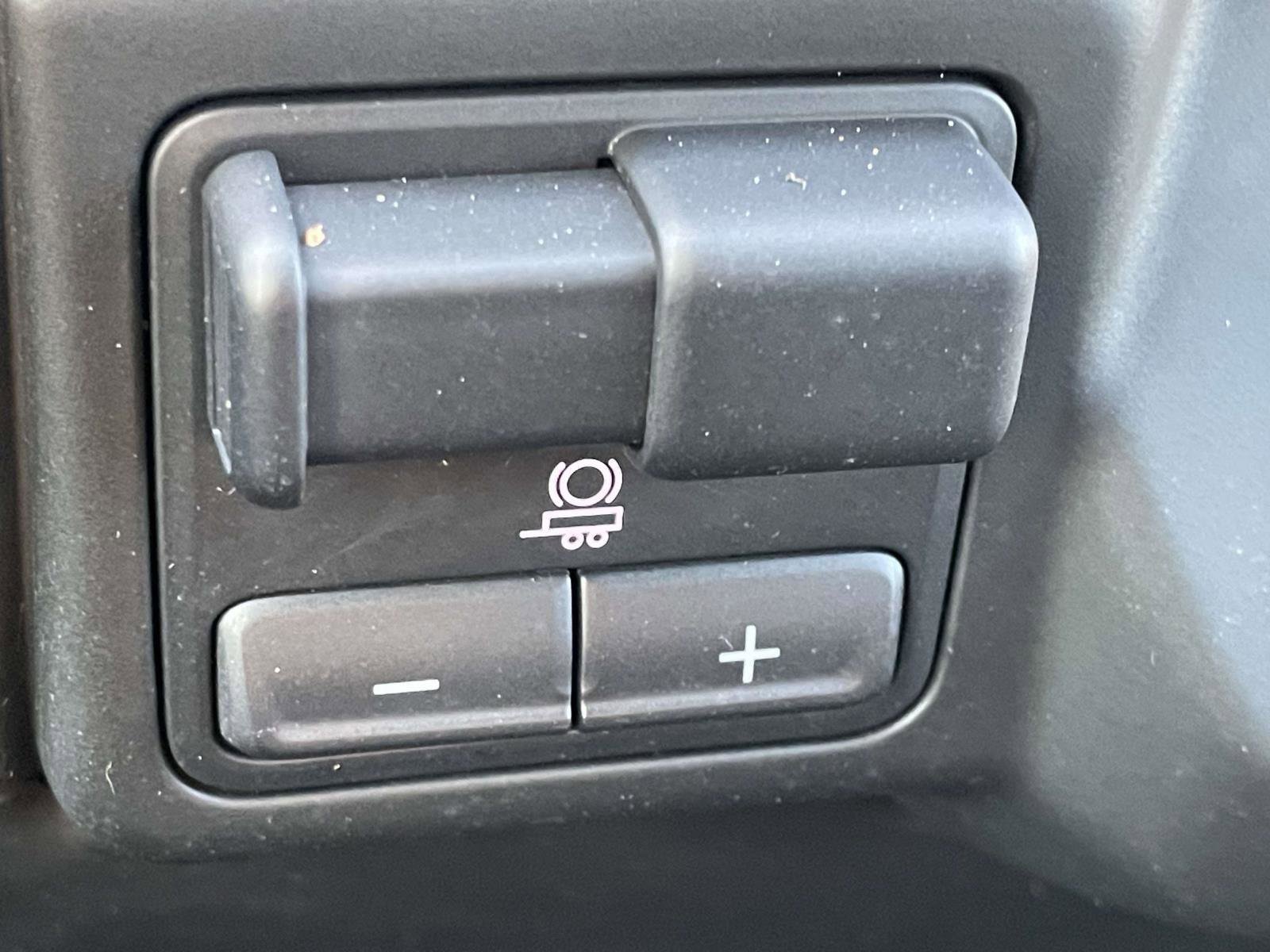 Used 2024 Chevrolet Silverado 2500 Custom w/ Custom Value Package image 7