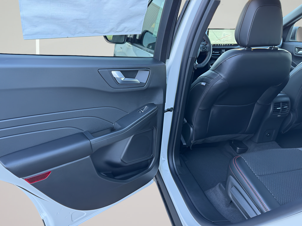 New 2026 Ford Escape ST-Line w/ Tech Pack #1 FWD image 18