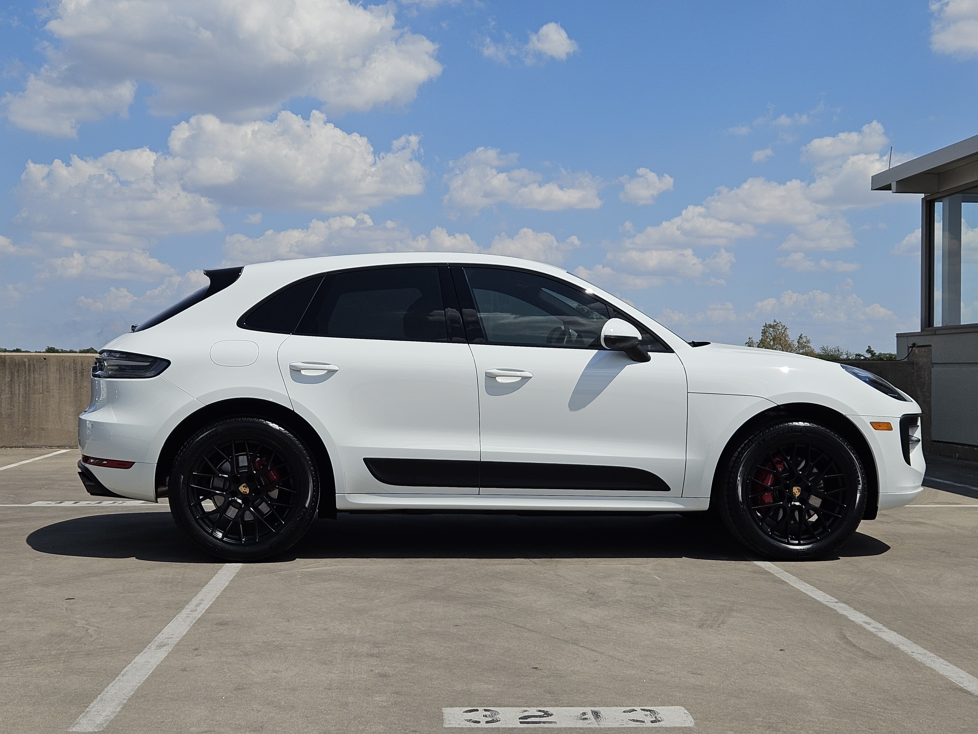 Certified 2021 Porsche Macan GTS AWD/4WD image 9