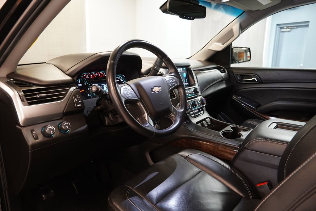 Used 2020 Chevrolet Suburban LT image 6