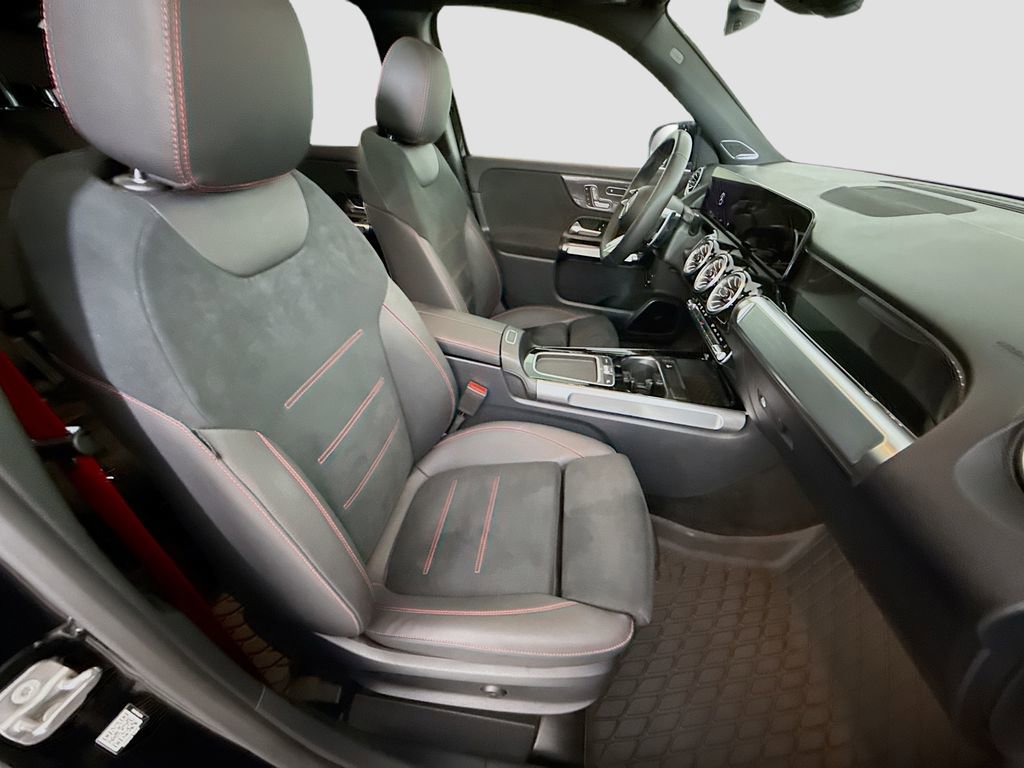 Used 2024 Mercedes-Benz GLB 35 AMG 4MATIC image 28