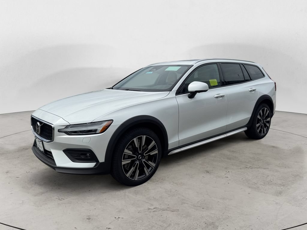 New 2026 Volvo V60 B5 Cross Country Ultra w/ Protection Package Premier AWD/4WD image 2