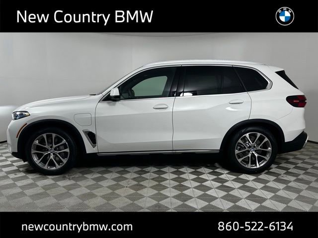 New 2026 BMW X5 xDrive50e w/ Climate Comfort Package image 4