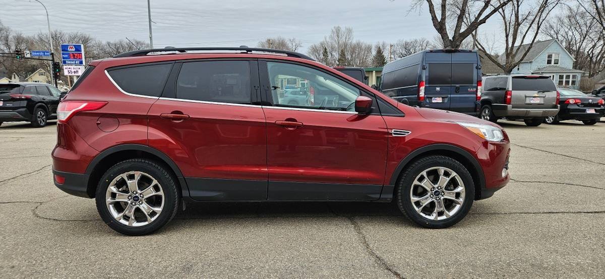Used 2016 Ford Escape SE w/ SE Leather Comfort Package AWD/4WD image 4