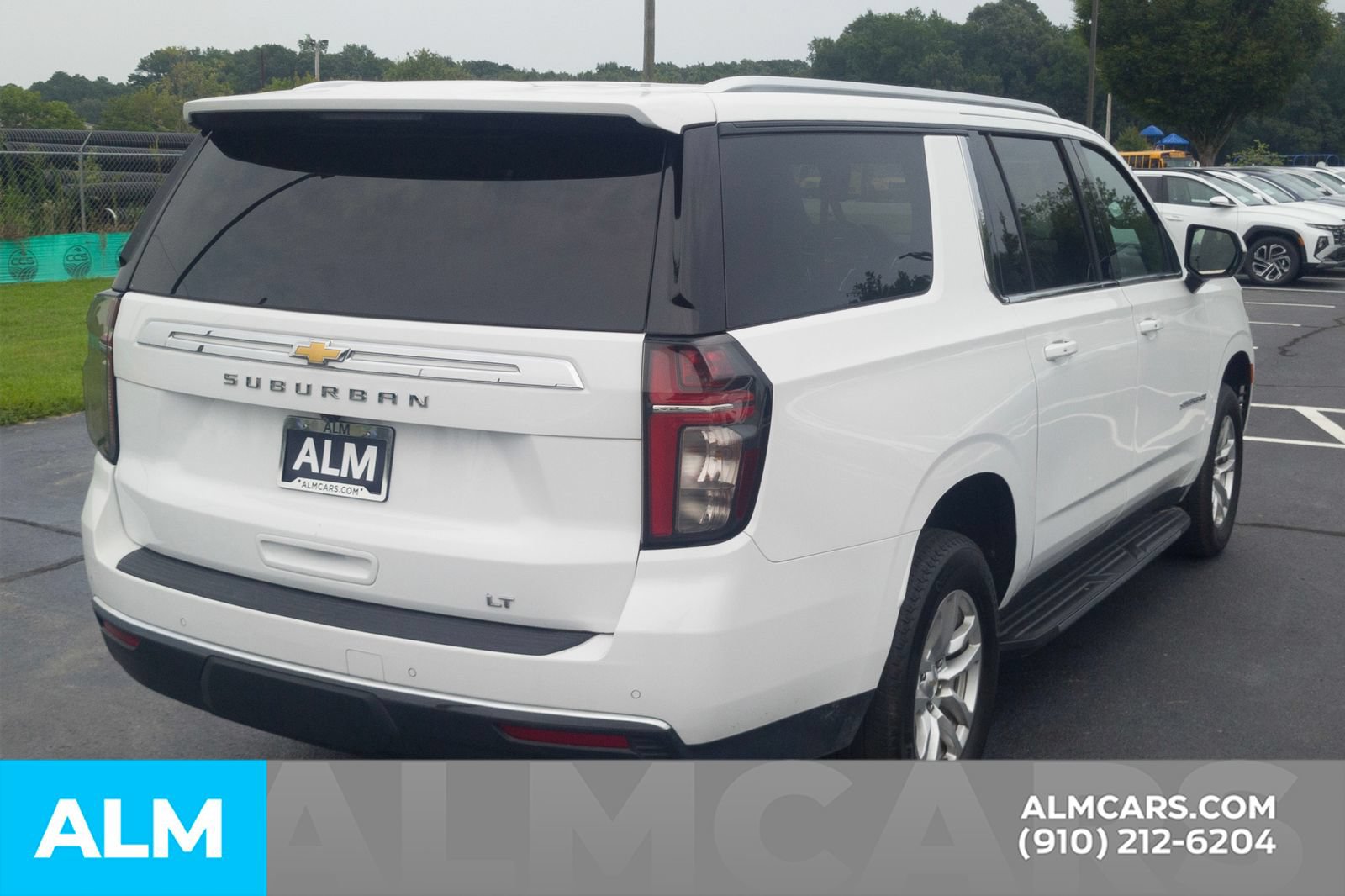 Used 2024 Chevrolet Suburban LT RWD image 5