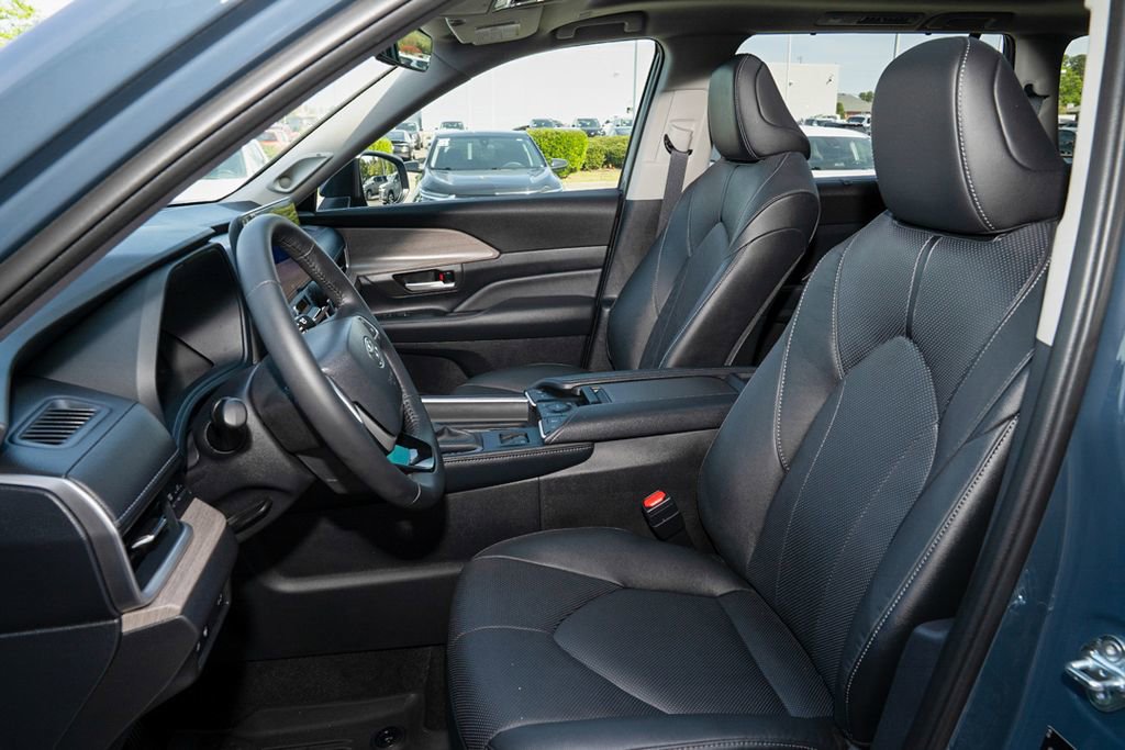 Used 2026 Toyota Grand Highlander Limited image 14