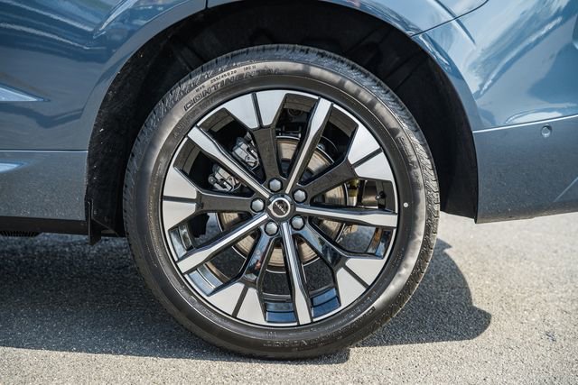 New 2026 Volvo XC60 B5 Plus w/ Climate Package image 19