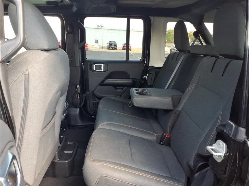 Used 2024 Jeep Wrangler Sahara 4xe image 5