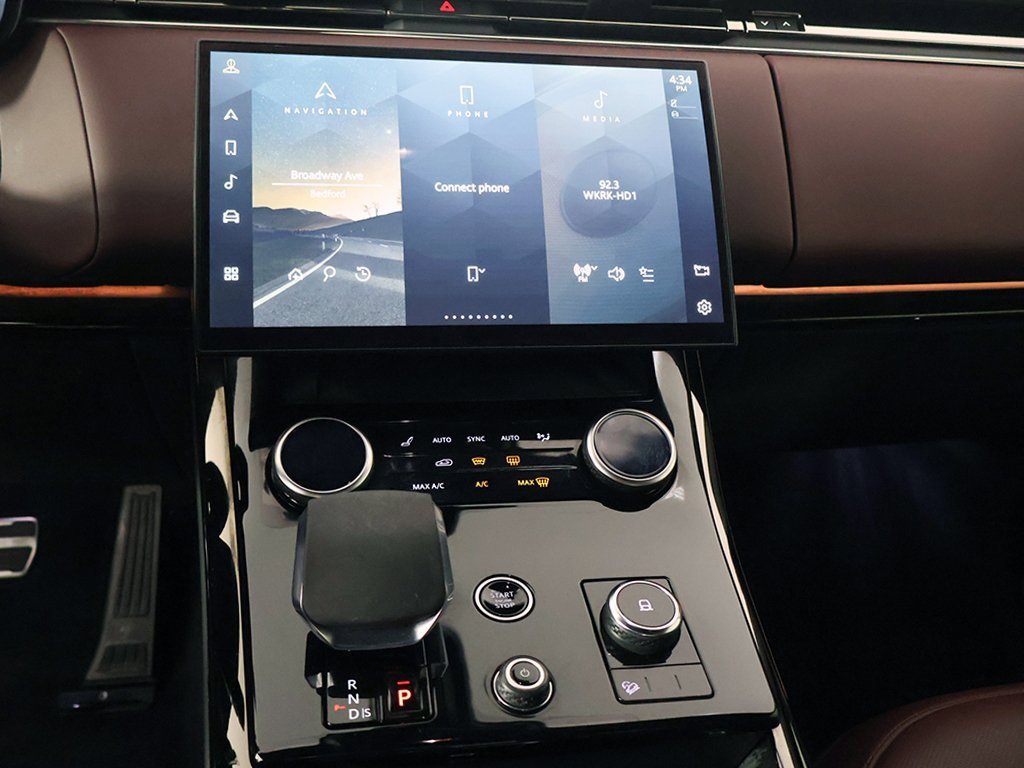 Used 2023 Land Rover Range Rover Sport SE Dynamic image 45