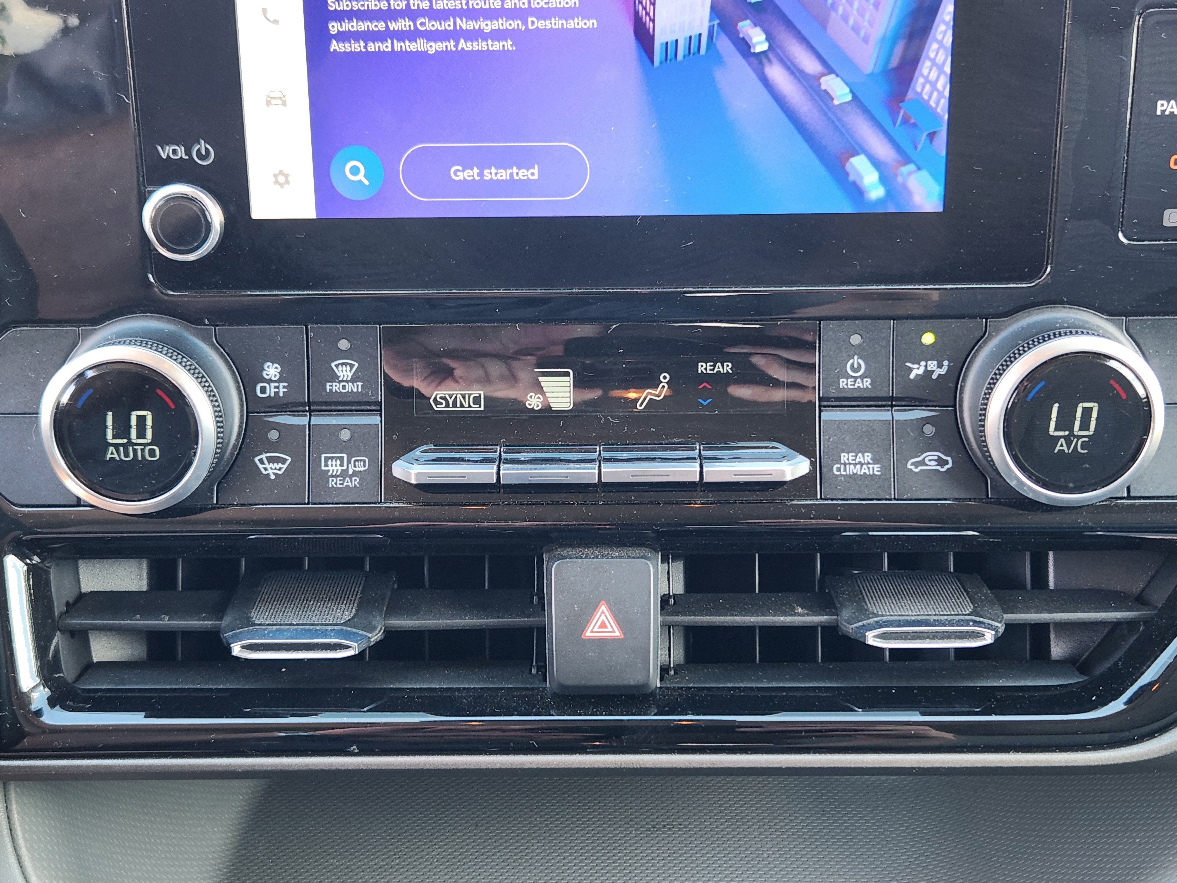 Used 2023 Toyota Highlander LE AWD/4WD image 15
