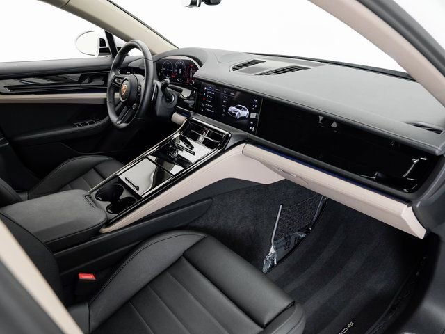 Certified 2024 Porsche Panamera 4 image 22