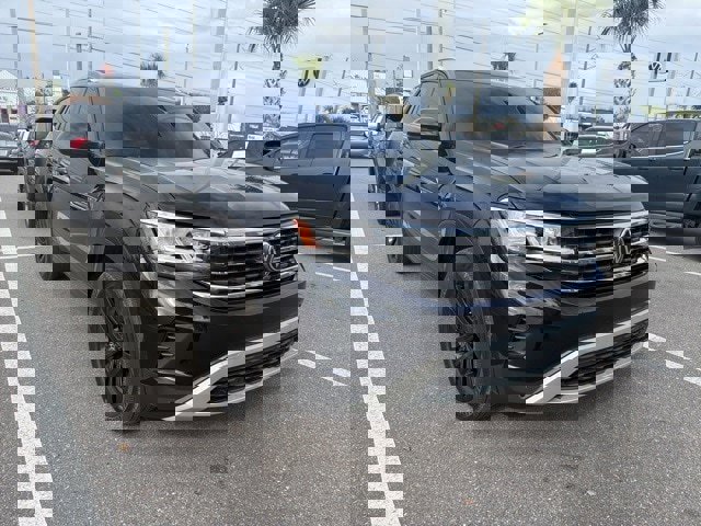 Certified 2023 Volkswagen Atlas Cross Sport SE w/ Black Wheel Package image 4