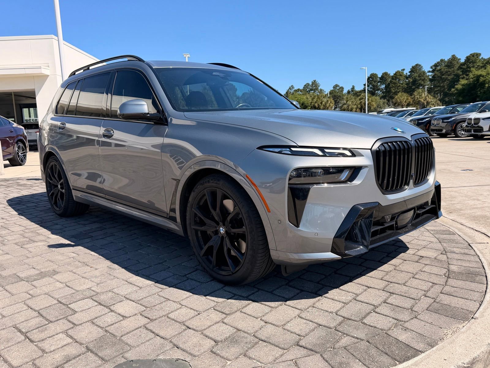 Certified 2024 BMW X7 xDrive40i w/ M Sport Package AWD/4WD image 7