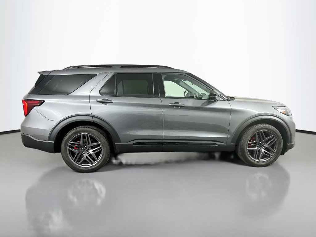 Used 2026 Ford Explorer ST-Line w/ ST-Line Street Pack AWD/4WD image 11