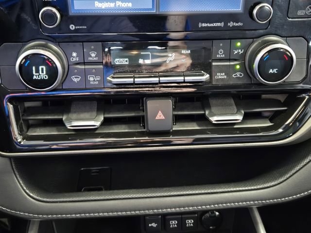 Used 2021 Toyota Highlander LE image 21