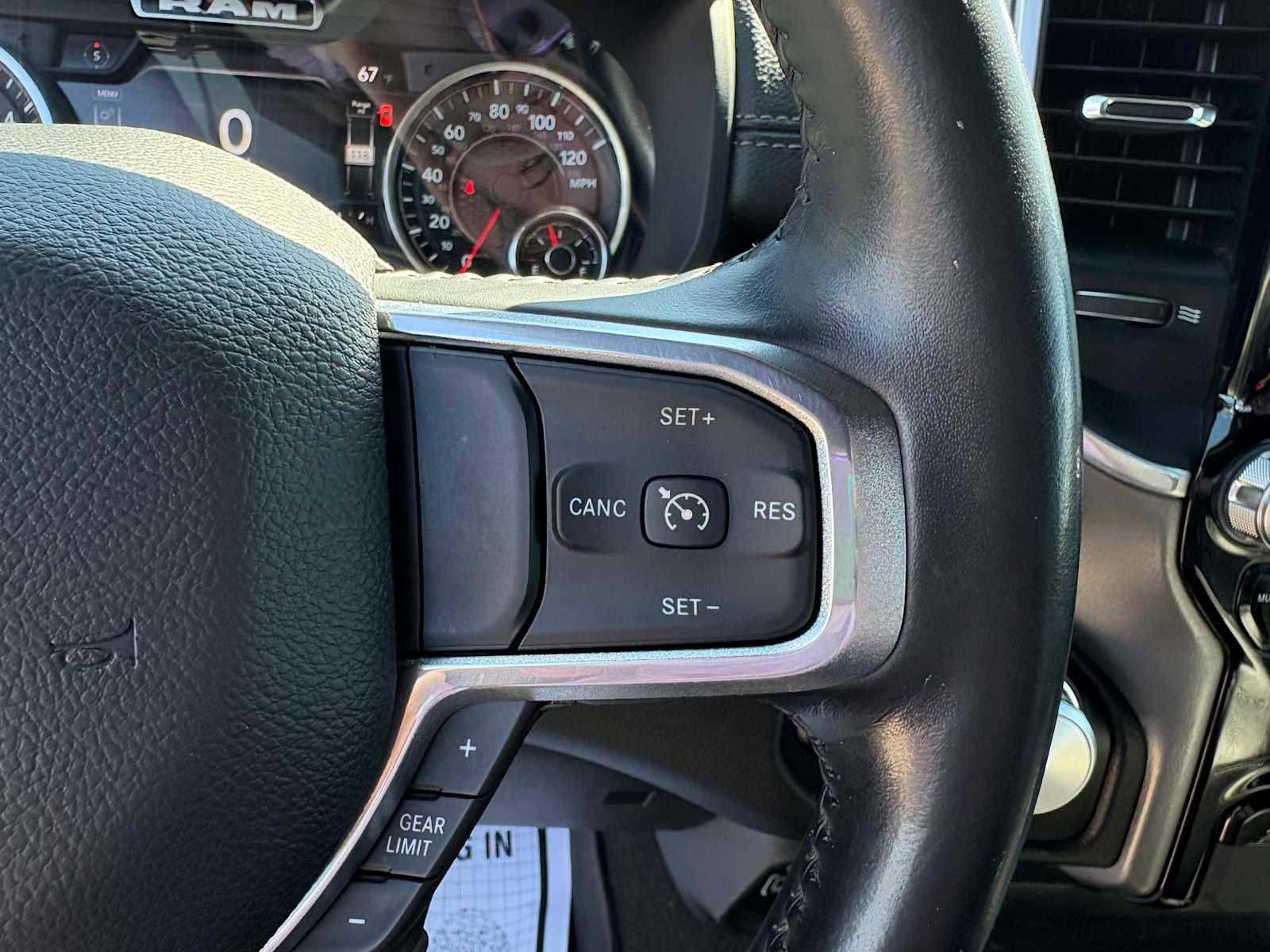 Used 2023 RAM 1500 Laramie AWD/4WD image 18