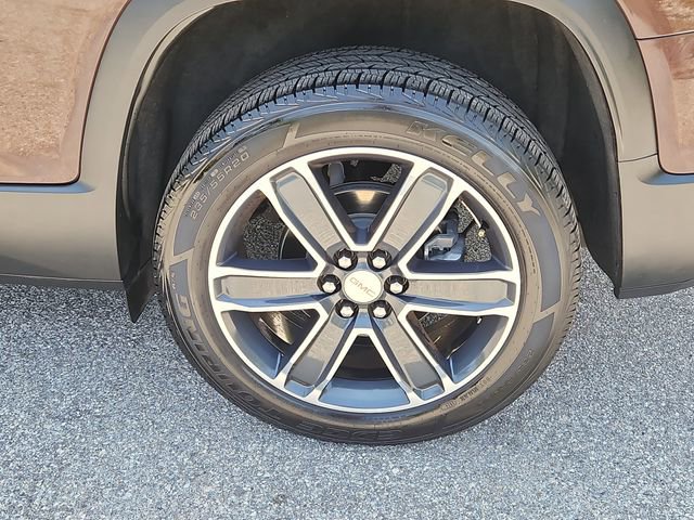 Certified 2020 GMC Acadia SLT w/ Driver Alert Package II FWD image 8