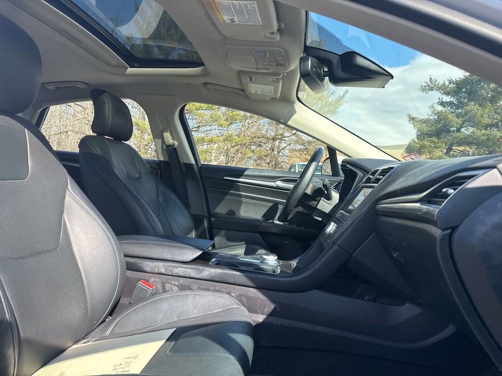 Used 2019 Ford Fusion Titanium image 16