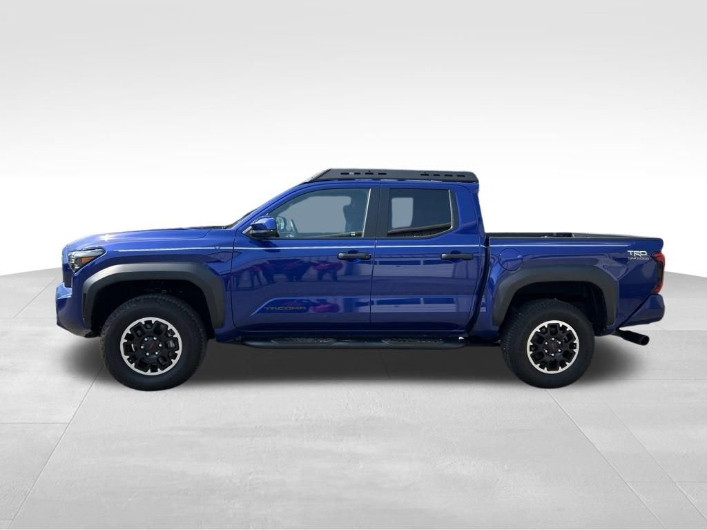 Used 2024 Toyota Tacoma TRD Off-Road image 2