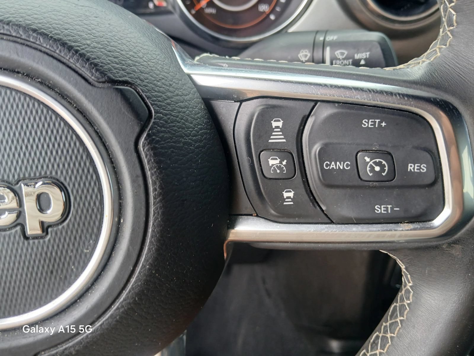 Used 2020 Jeep Gladiator Overland AWD/4WD image 29
