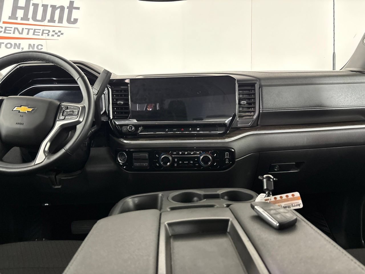 Used 2025 Chevrolet Silverado 2500 LT w/ Convenience Package AWD/4WD image 24