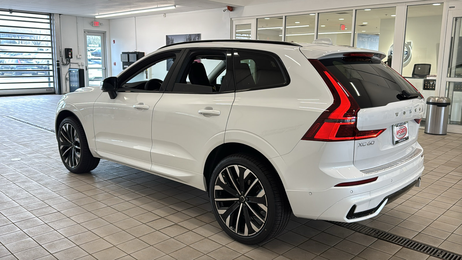 New 2026 Volvo XC60 B5 Ultra w/ Protection Package Premier AWD/4WD image 7