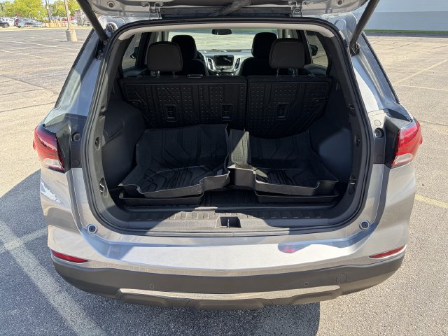 Used 2024 Chevrolet Equinox LT AWD/4WD image 16