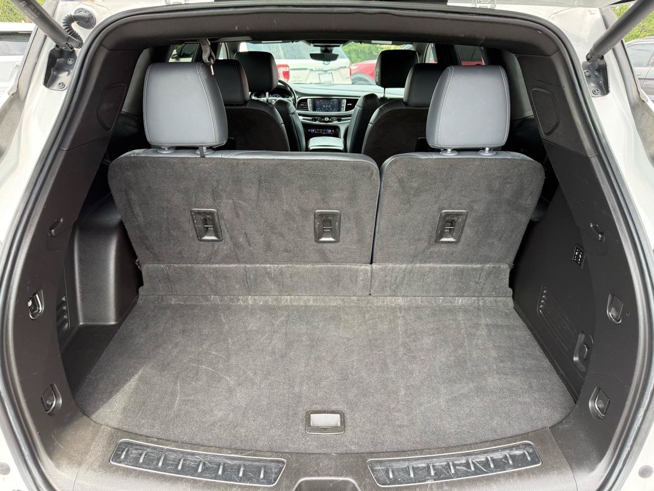 Used 2022 Buick Enclave Premium AWD/4WD image 18