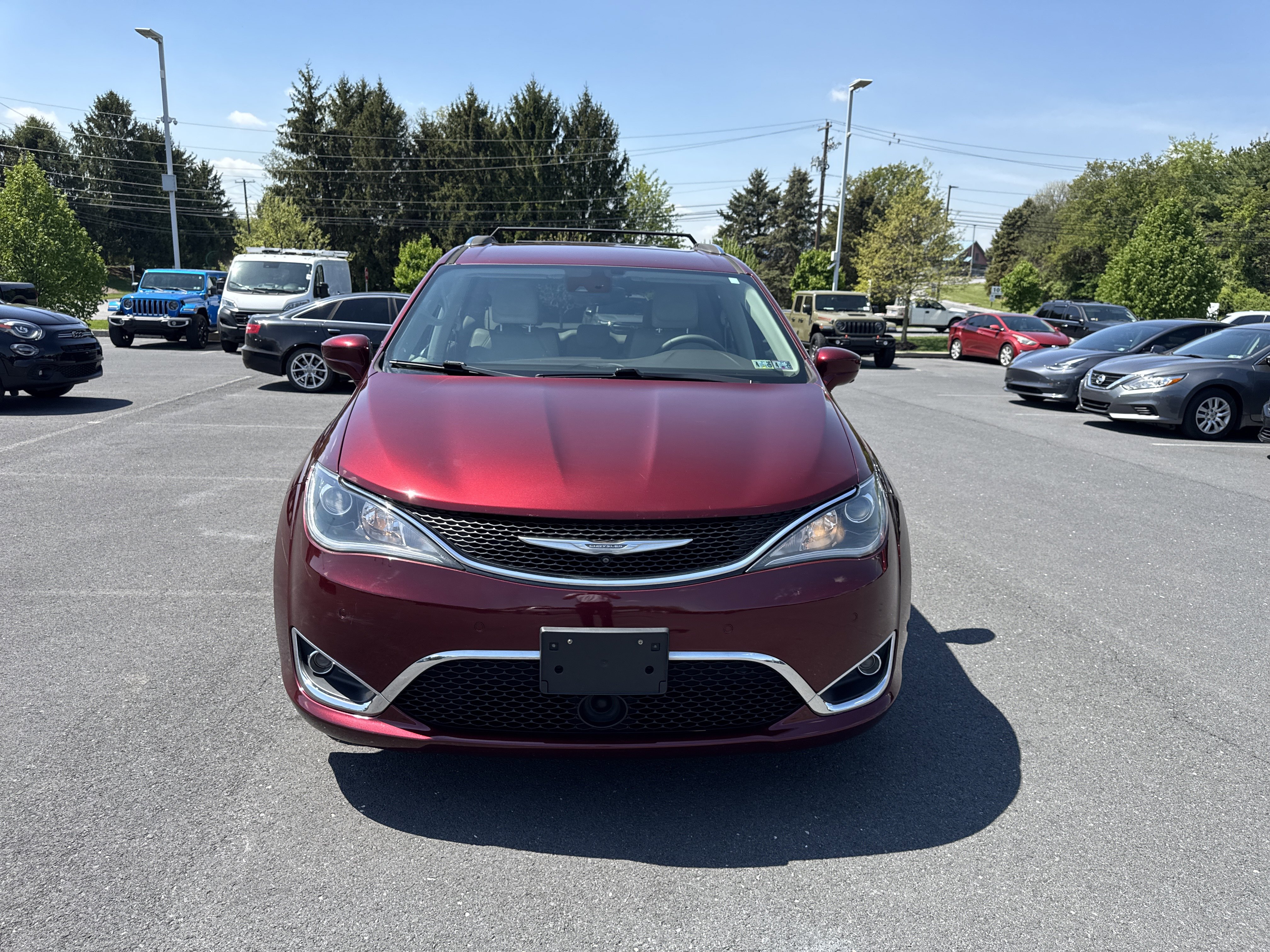 Used 2018 Chrysler Pacifica Touring-L w/ Advanced Safetytec Group image 25