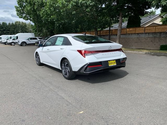 New 2026 Hyundai Elantra Limited FWD image 3