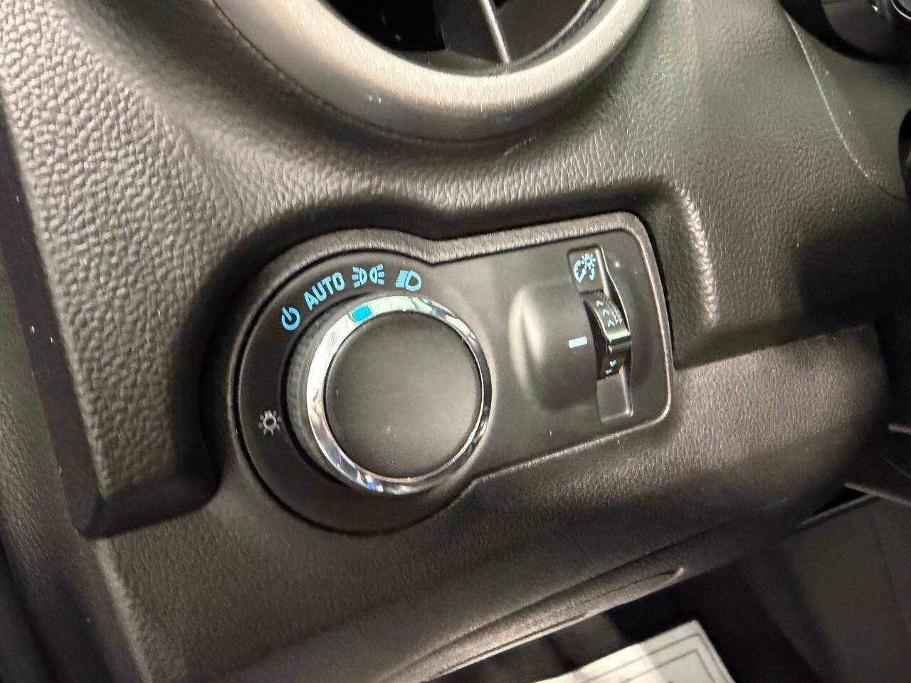 Used 2016 Chevrolet Trax LT w/ LT Convenience Package image 24