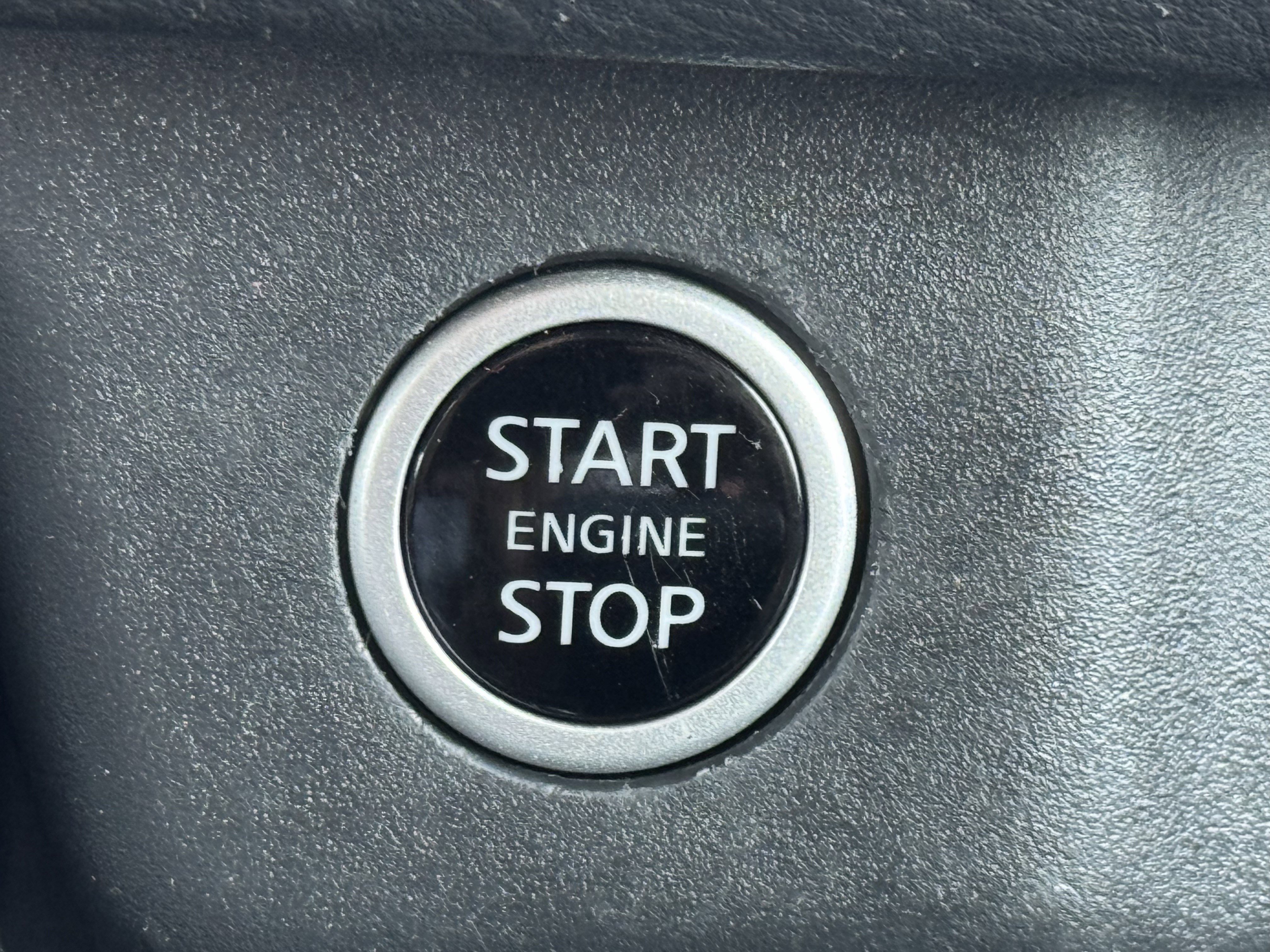 Used 2023 Nissan Rogue SV image 24