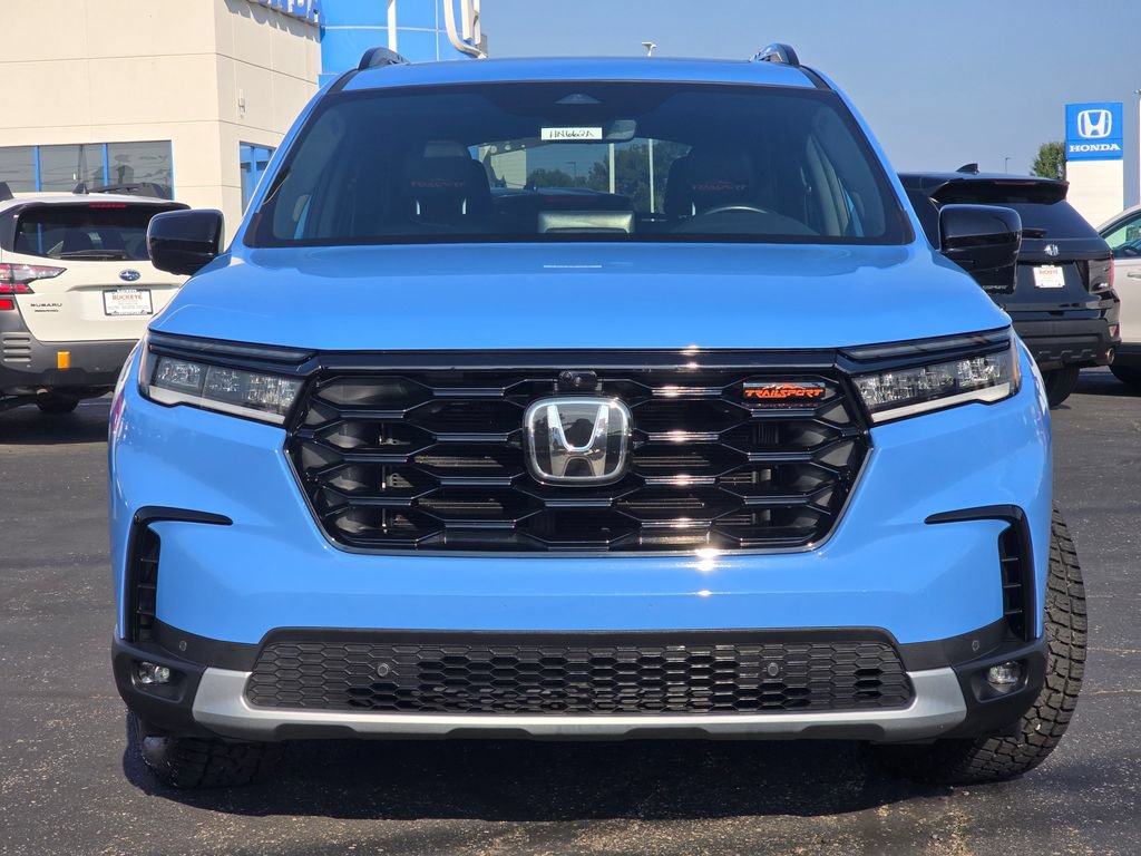 Used 2025 Honda Pilot TrailSport image 3
