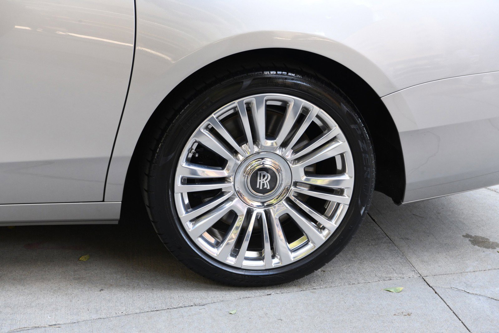 Used 2022 Rolls-Royce Ghost w/ Ghost Package image 24