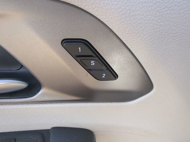 Used 2024 Chrysler Pacifica Touring-L FWD image 13