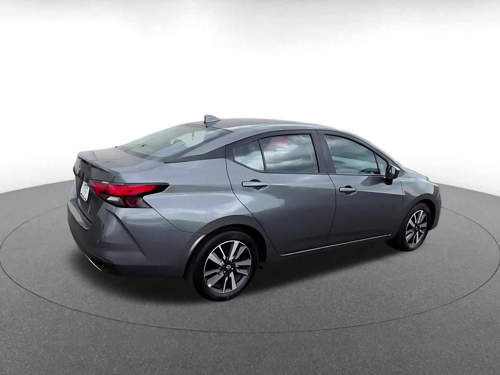 Used 2025 Nissan Versa SV FWD image 15