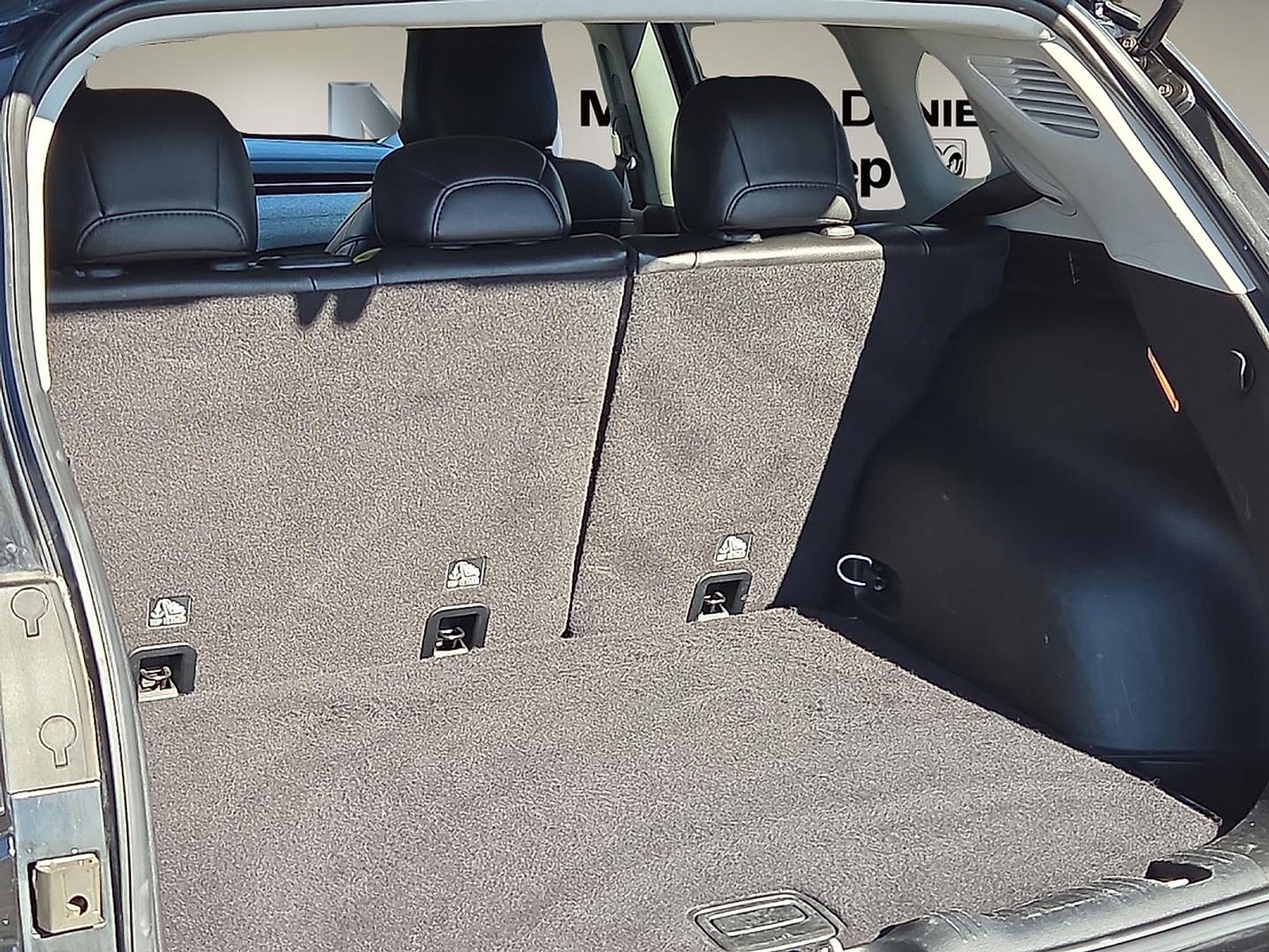 Used 2022 Jeep Compass Latitude image 9