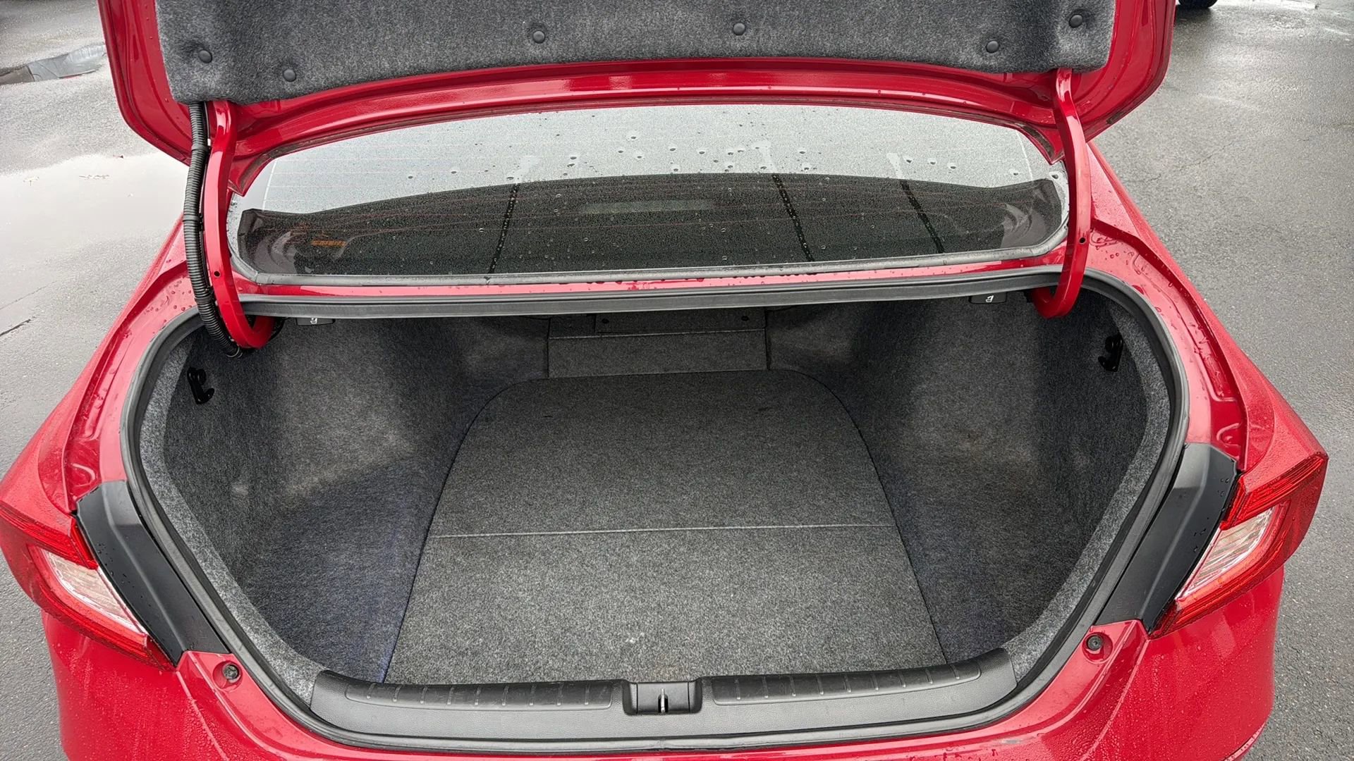 Used 2018 Honda Accord Sport image 7