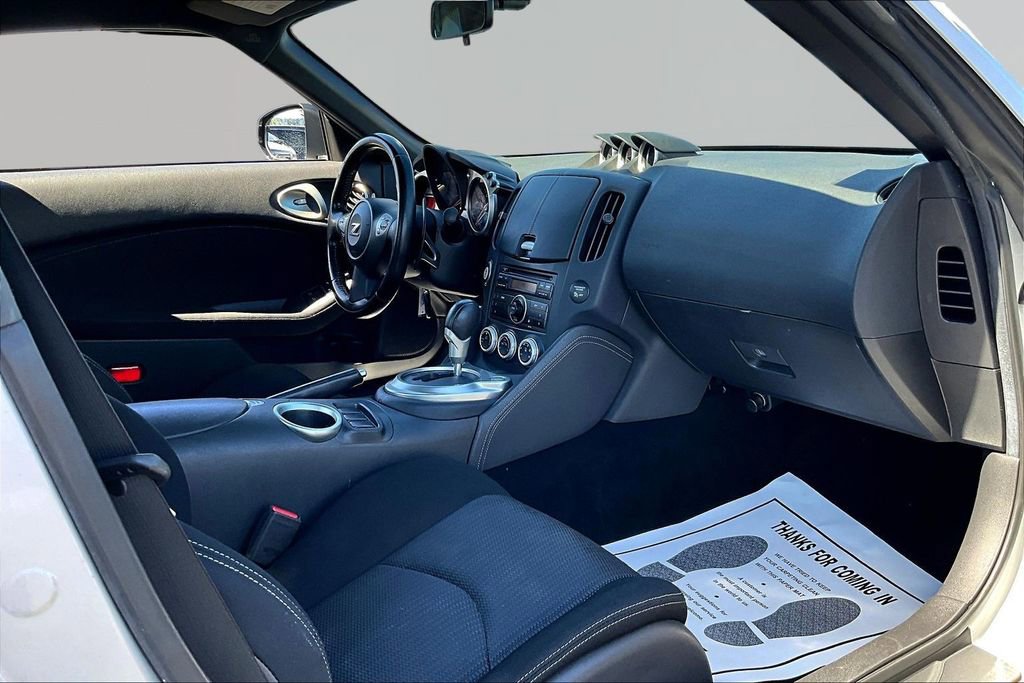 Used 2014 Nissan 370Z Coupe image 20