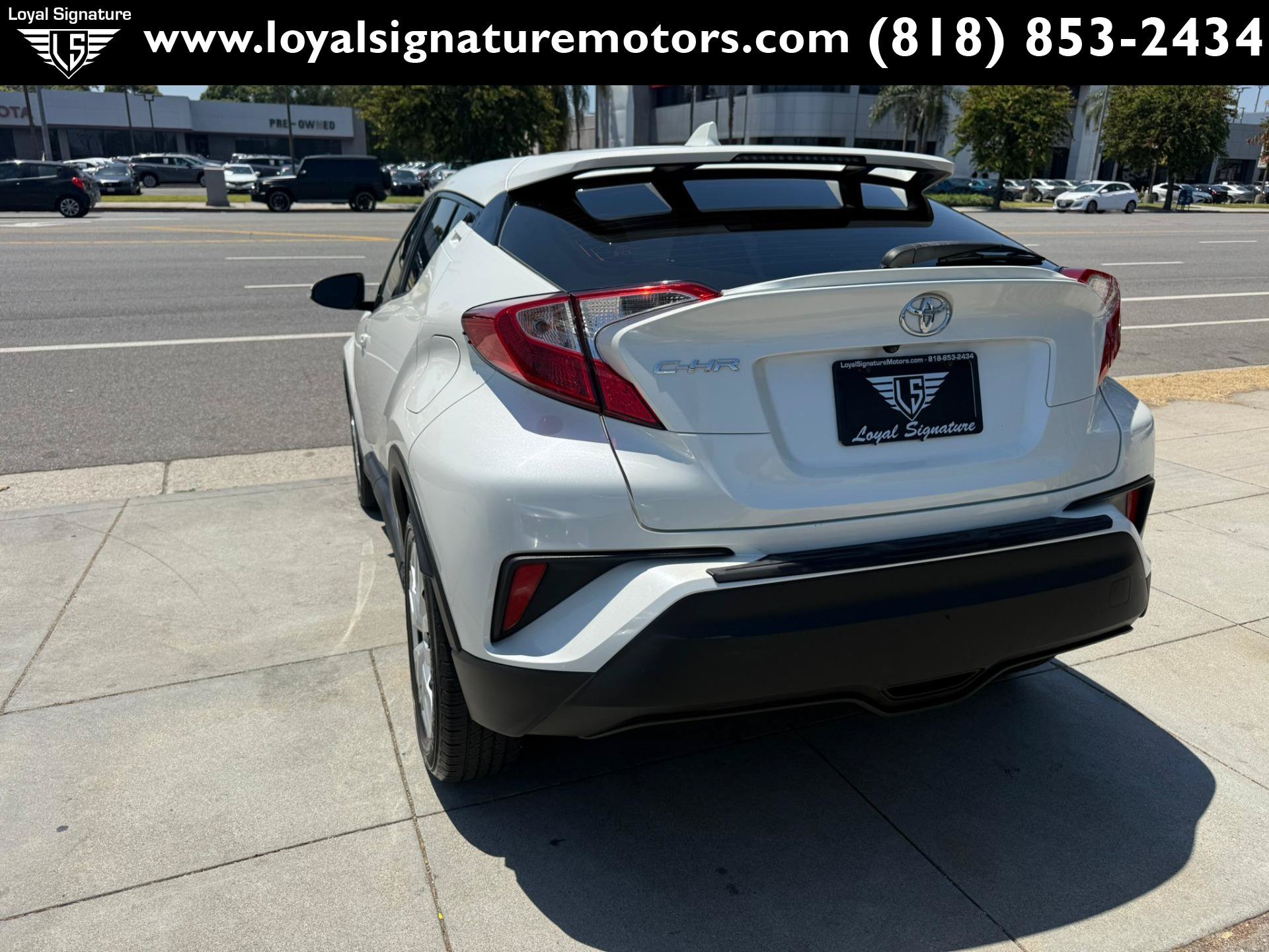 Used 2019 Toyota C-HR LE FWD image 5