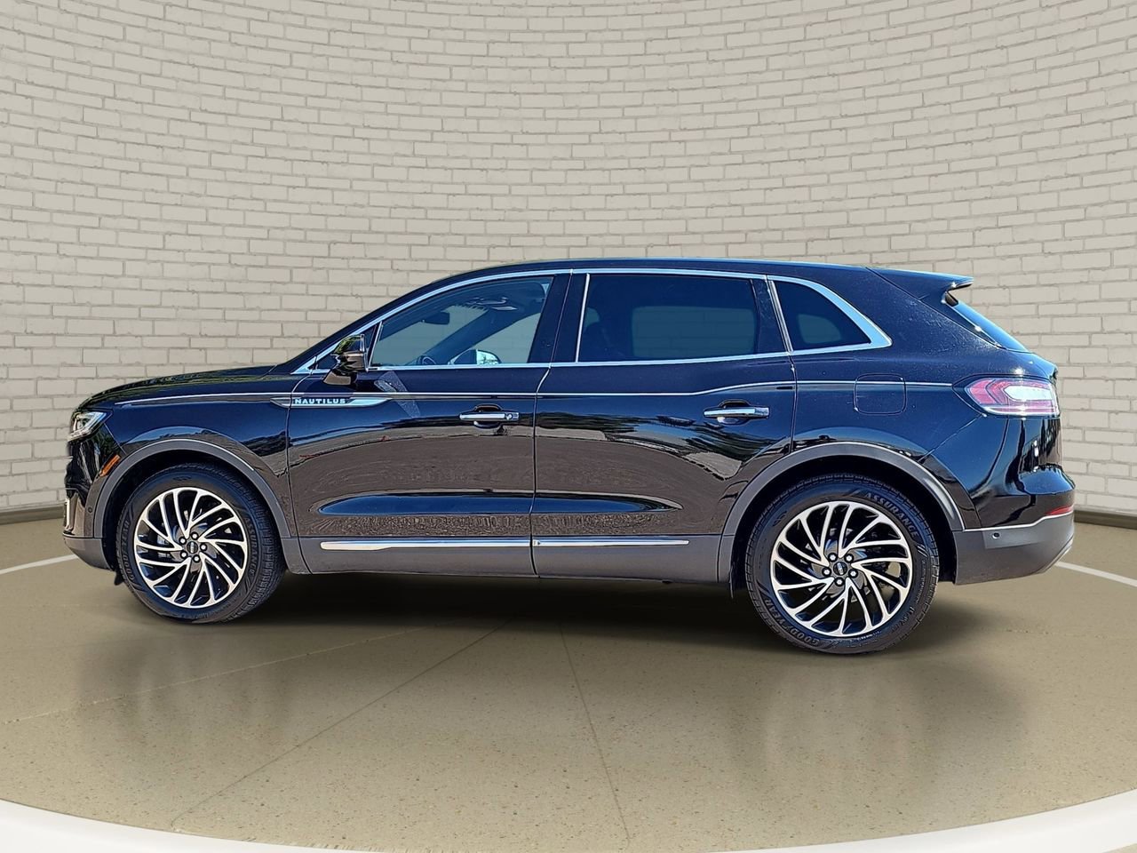 Used 2019 Lincoln Nautilus Reserve image 8