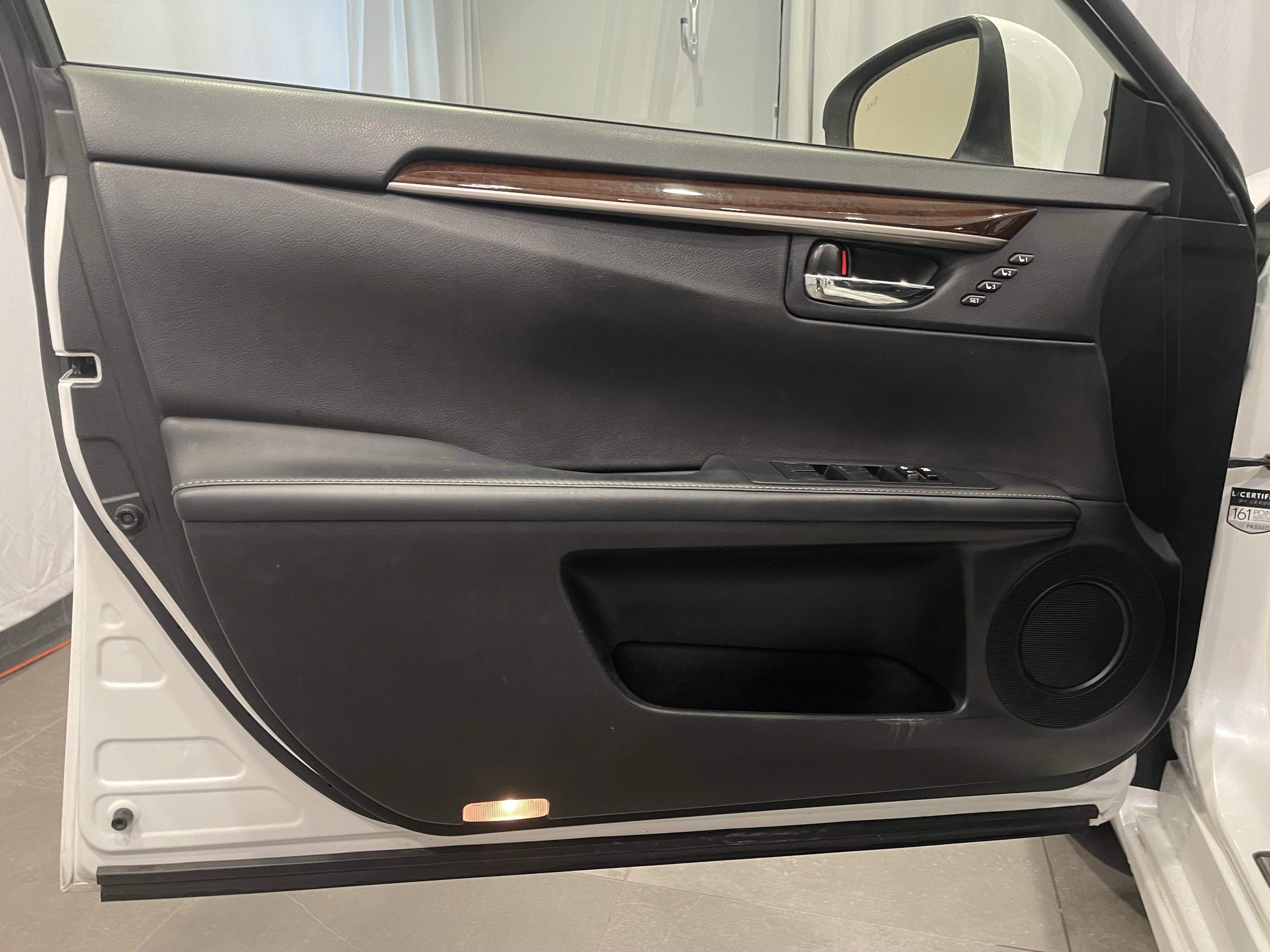 Used 2015 Lexus ES 350 w/ Luxury Package FWD image 8